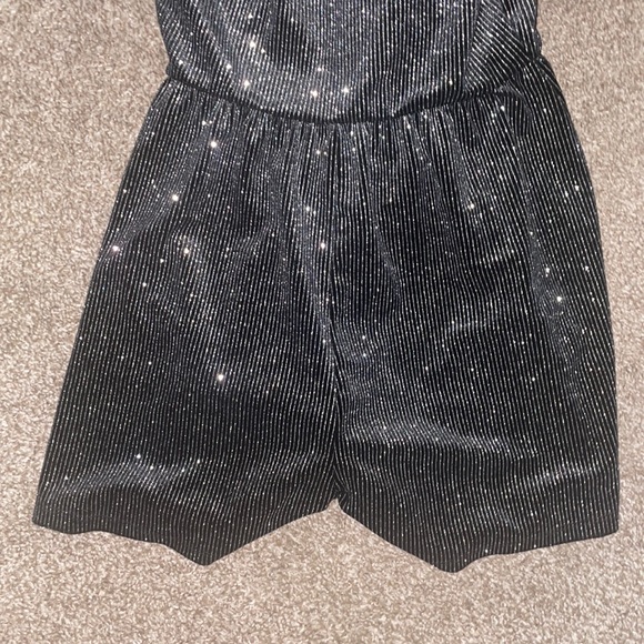 H&M Roper - Picture 3 of 3